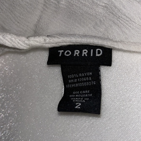 TORRID Sz 2 tank top plus size top shirt - Picture 8 of 8